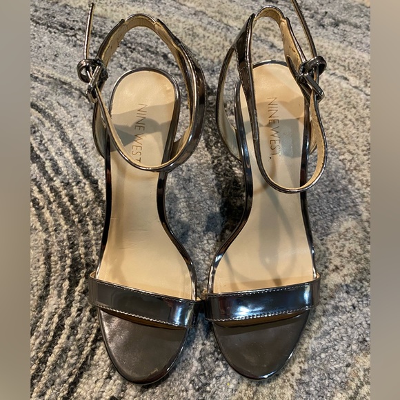 NINE WEST Angus Chrome Metallic Gunmetal Minimalist Ankle Strap Sandal - Picture 8 of 8